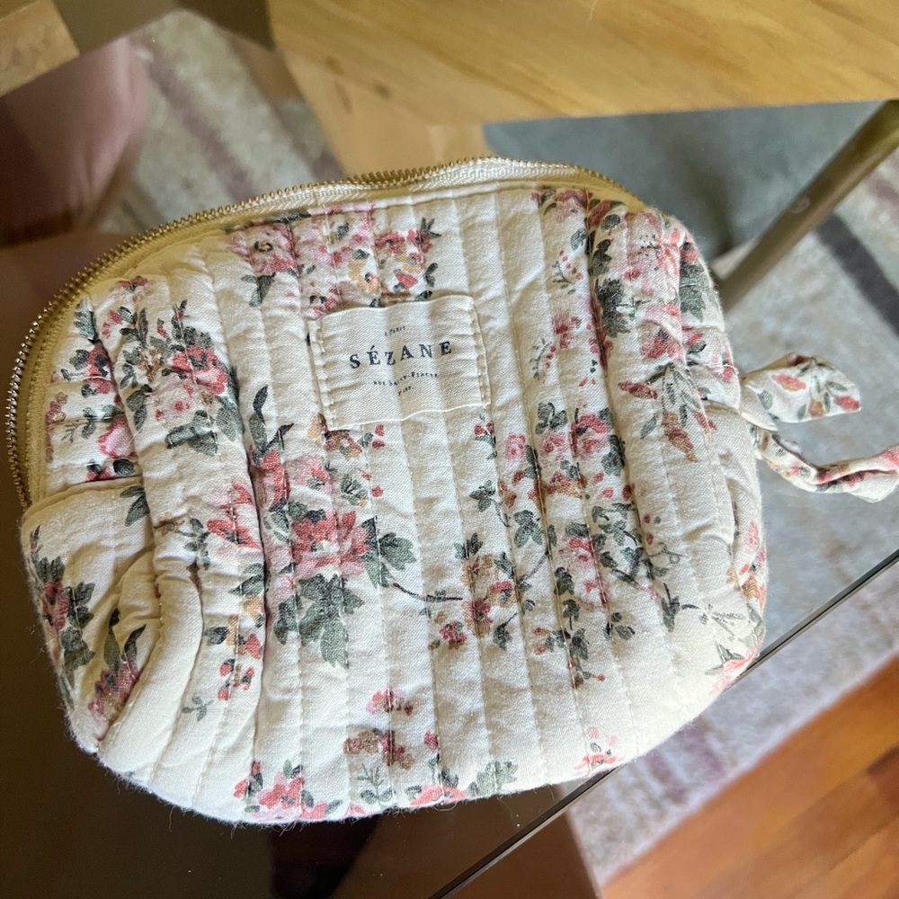 Sézane Floral Quilted Pouch